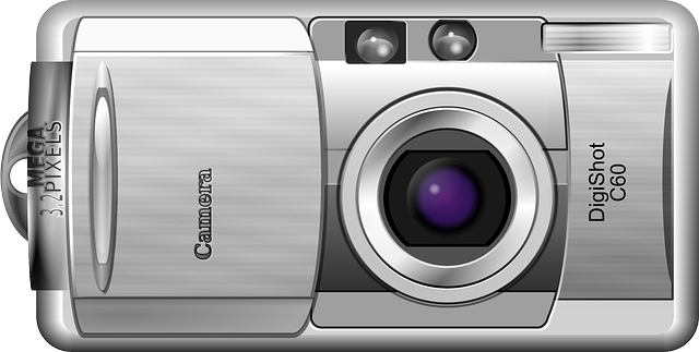 stříbrný fotoaparát